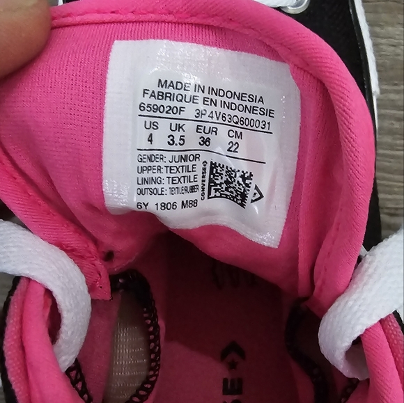 Converse high tops black with pink accents girls size 4 NWNT - Picture 6 of 6